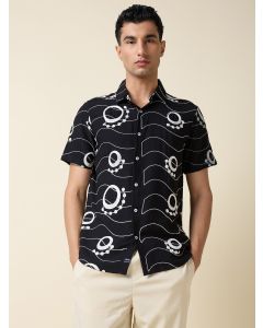 Black Short Sleeves Spread Collar Regular Fit Embroidered Shirt