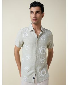 Green Short Sleeves Spread Collar Regular Fit Embroidered Shirt