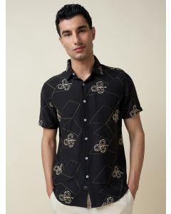 Black Short Sleeves Spread Collar Regular Fit Embroidered Shirt