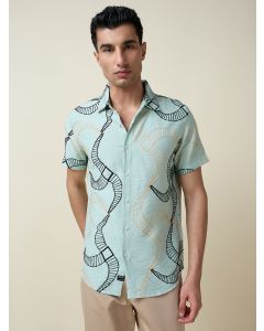 Green Short Sleeves Spread Collar Regular Fit Embroidered Shirt